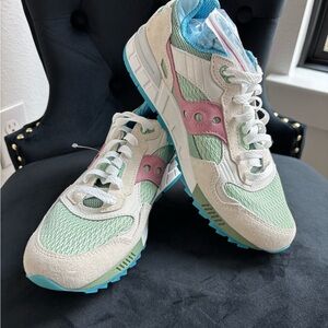 Saucony Women's Sneakers in Mint and Pink